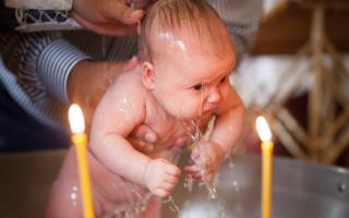 В какие дни крестят детей в церкви: особенности, рекомендации и традиции